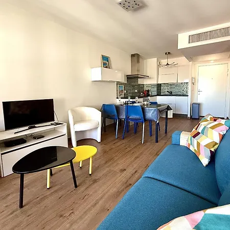 Les Rives Bleus 胡安莱潘